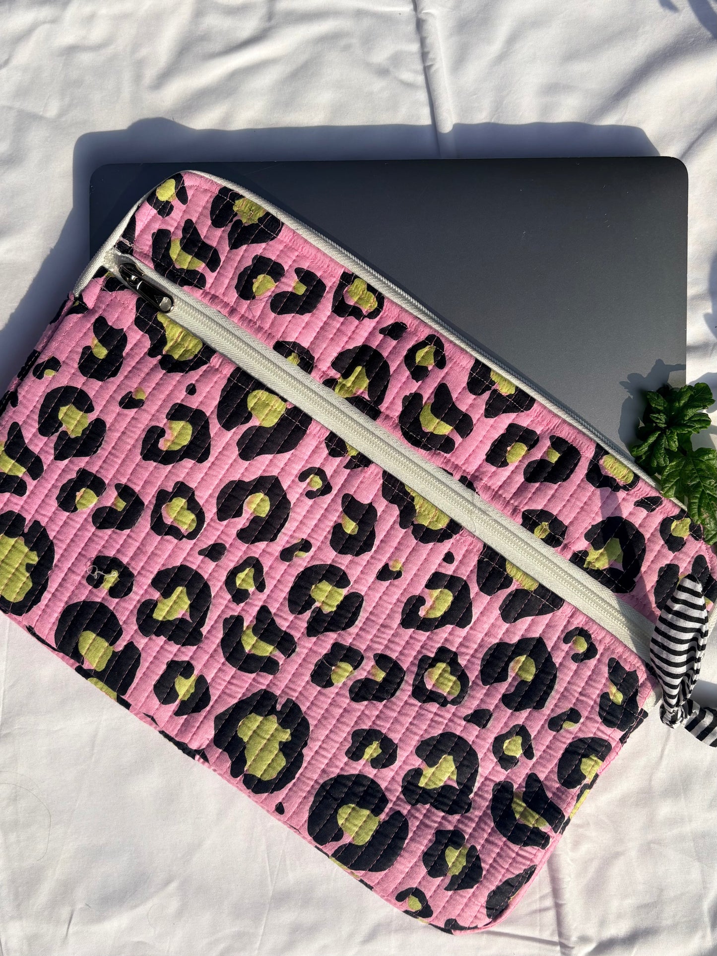 Spot The Difference Laptop Sleeve